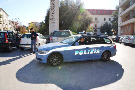 Tesserino polizia falso