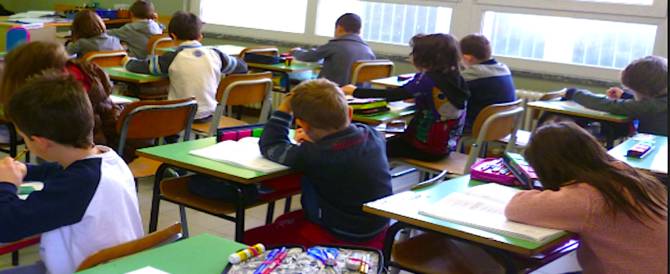 Milano, Scottex consegna carta igienica alle scuole milanesi