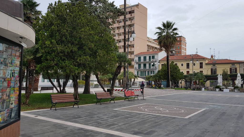 piazza-monumento-termoli-140542