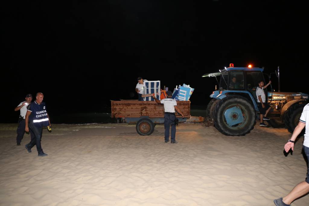 blitz-capitaneria-in-spiaggia-foto-guardia-costiera-155262