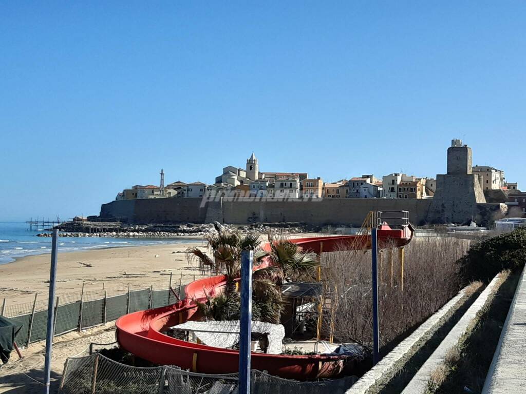 Mare lungomare spiaggia febbraio 2020