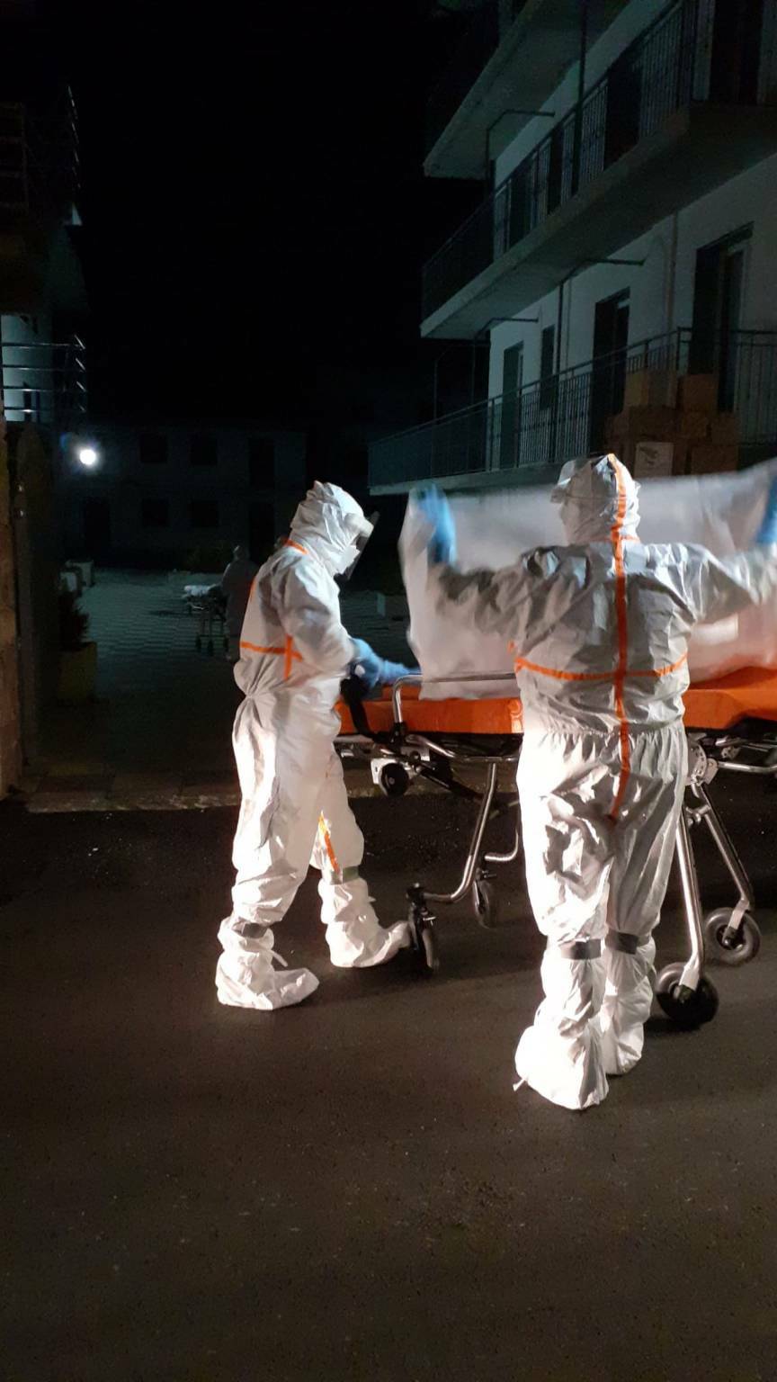 Vecchietti trasferiti a Venafro coronavirus ambulanza notte covid