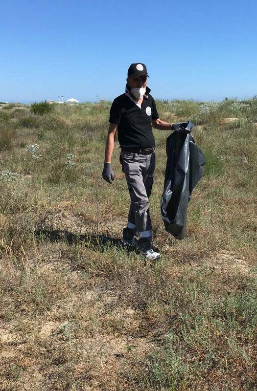 Grandi pulizie sulla spiaggia di Campomarino