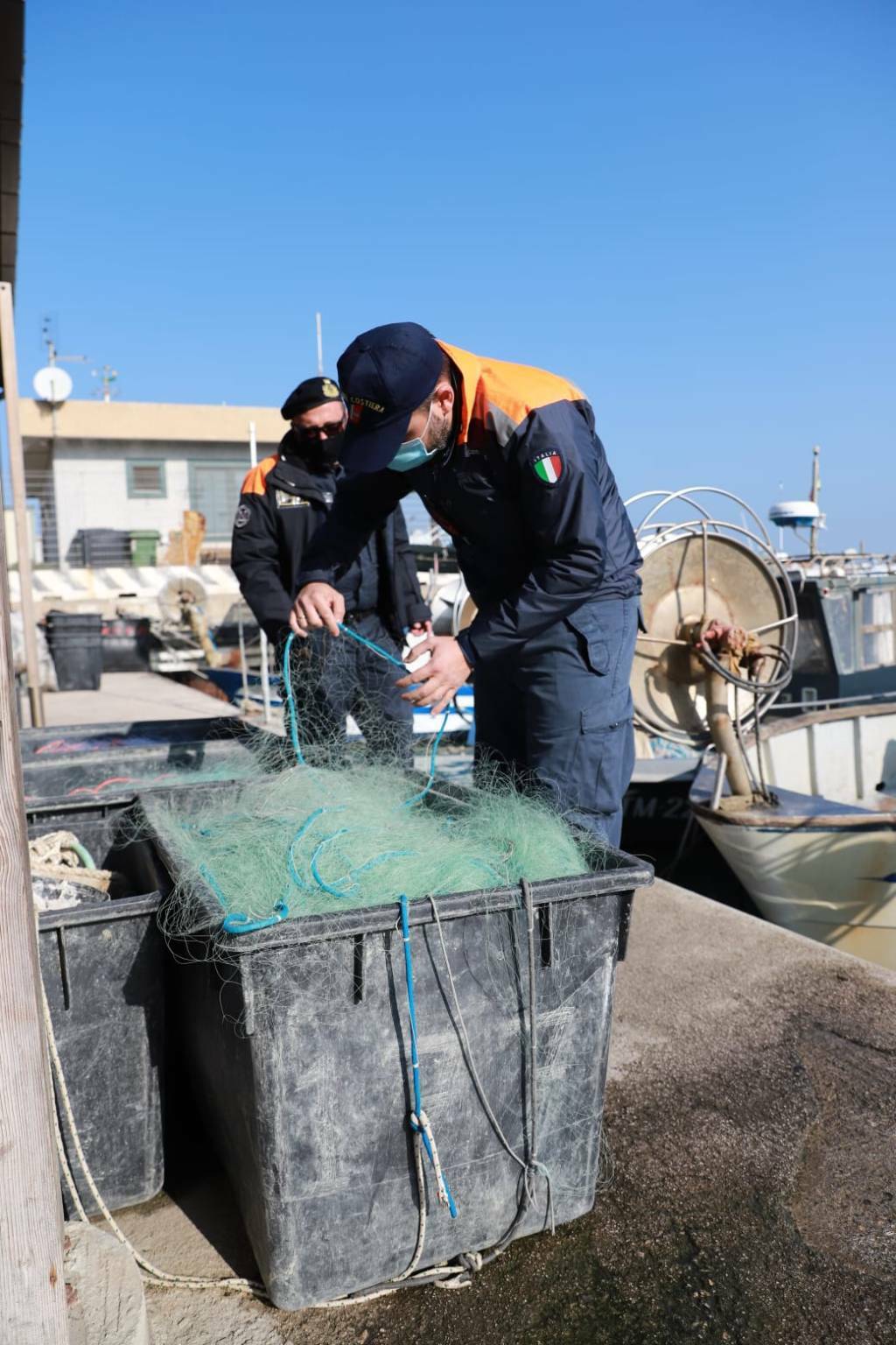 Pesce sequestrato Guardia Costiera