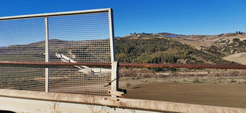 Diga liscione paratie aperte acqua capienza Guardialfiera lago viadotto 