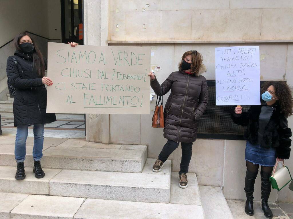 Protesta commercianti Termoli zona rossa