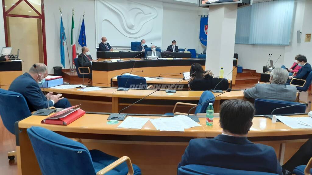 Consiglio regionale bilancio 26 aprile 2021 Toma Niro Romagnuolo Iorio