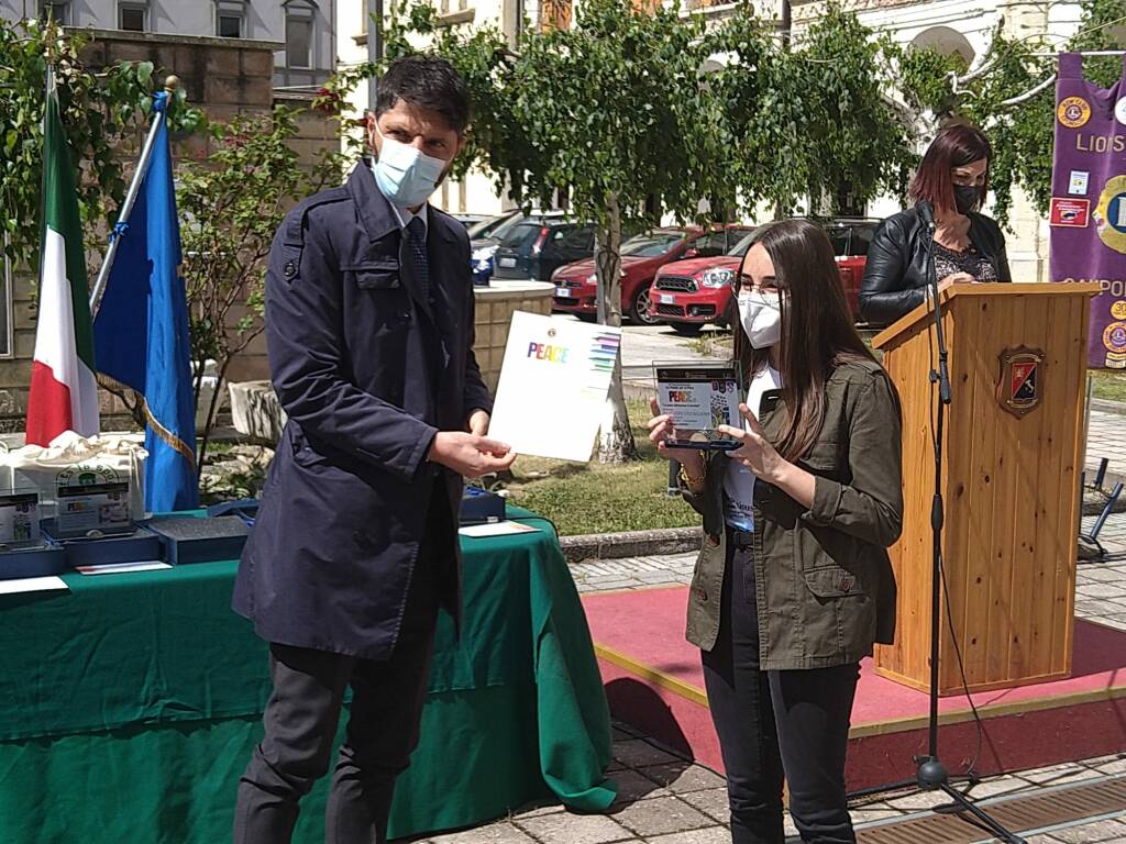 Campobasso premiazioni un poster per la pace gravina