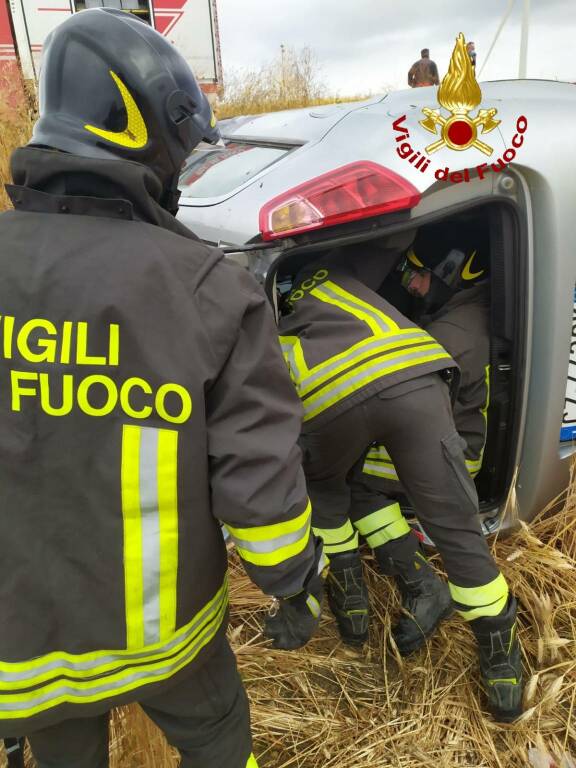 Incidente auto ribaltata s.martino