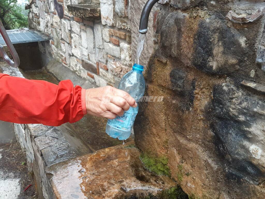 Acqua fonte fontana duronia sorgente