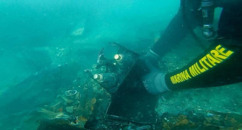 Ordigni marina militare mare mezzo anfibio esplosioni capitaneria di porto Termoli