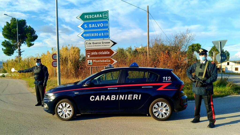 carabinieri montenero auto