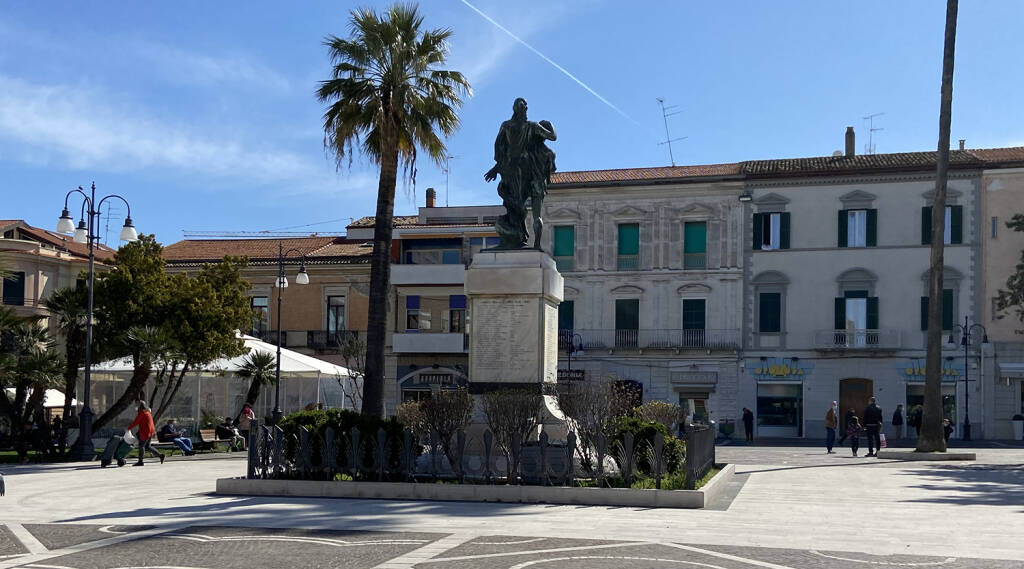 milite ignoto piazza monumento termoli