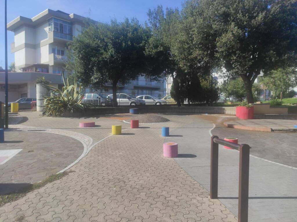 Parco aldo moro Termoli rieco rifiuti