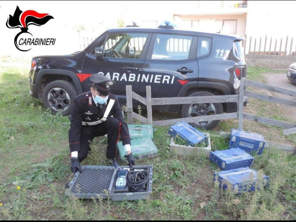 Refurtiva carabinieri 