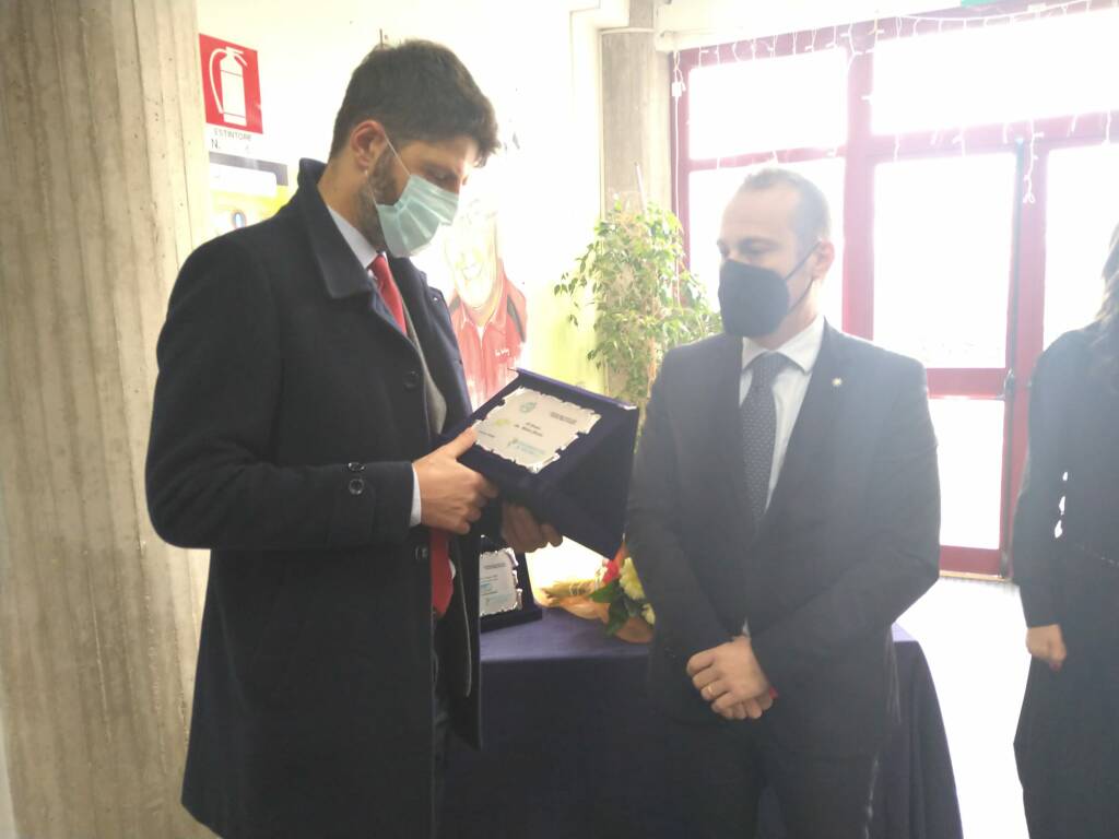 Defibrillatori scuola Petrone