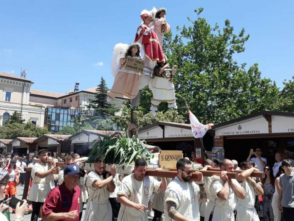 Misteri arrivo in piazza municipio