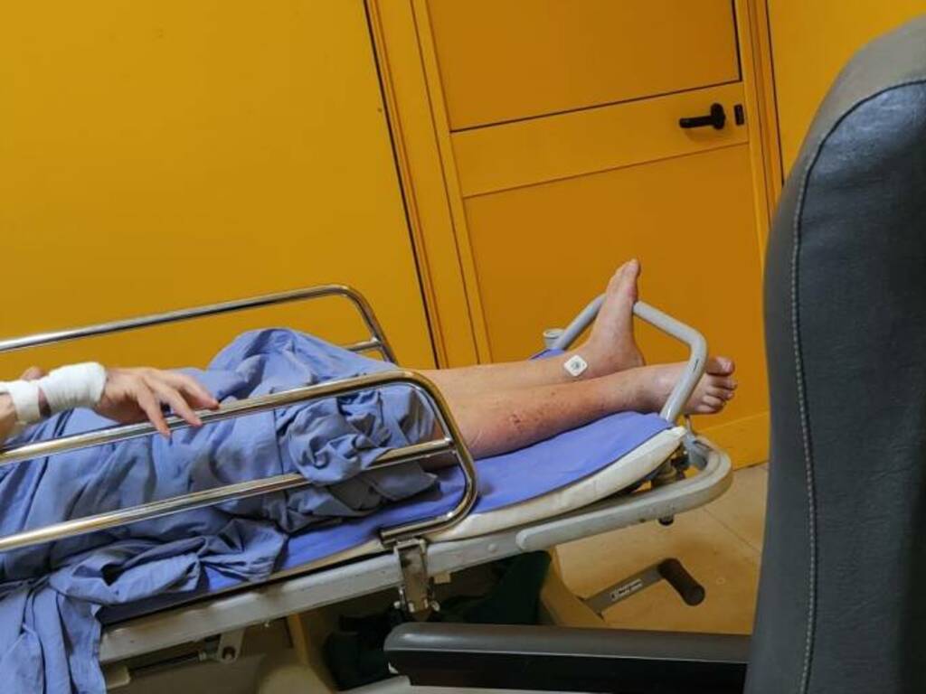 Pronto soccorso nel caos, al Santa Corona barelle nei corridoi e attese  anche di 2 due giorni 