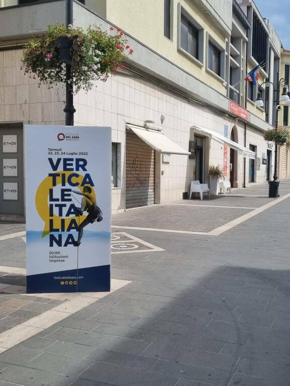 Termoli giallo blu per il Festival del Sarà