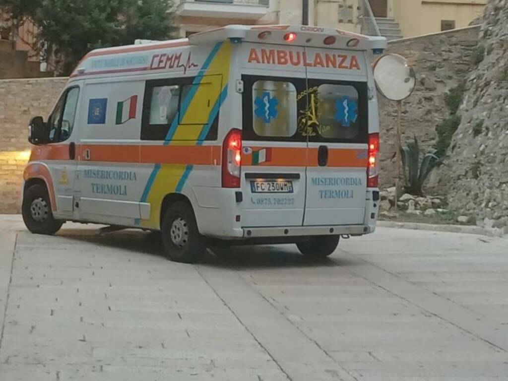 ambulanza misericordia paese vecchio borgo