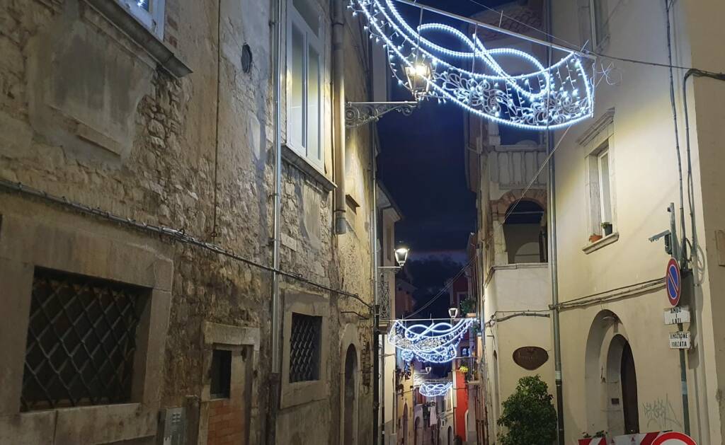 via sant'antonio abate con le luminarie