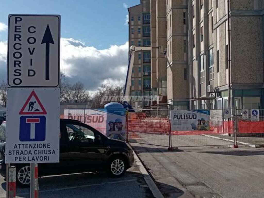 Lavori rifacimento facciata nord ospedale Cardarelli 