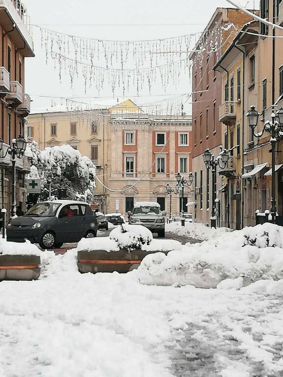 Luminarie distrutte dalla neve a Campobasso 