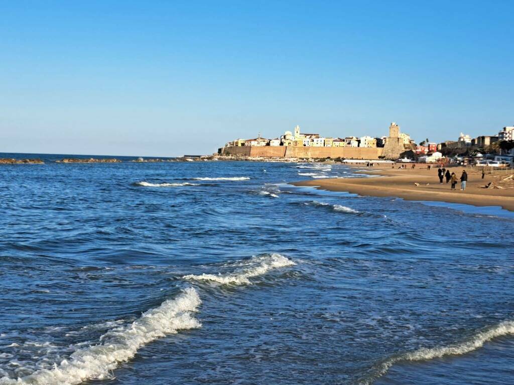 spiaggia passeggiate marzo