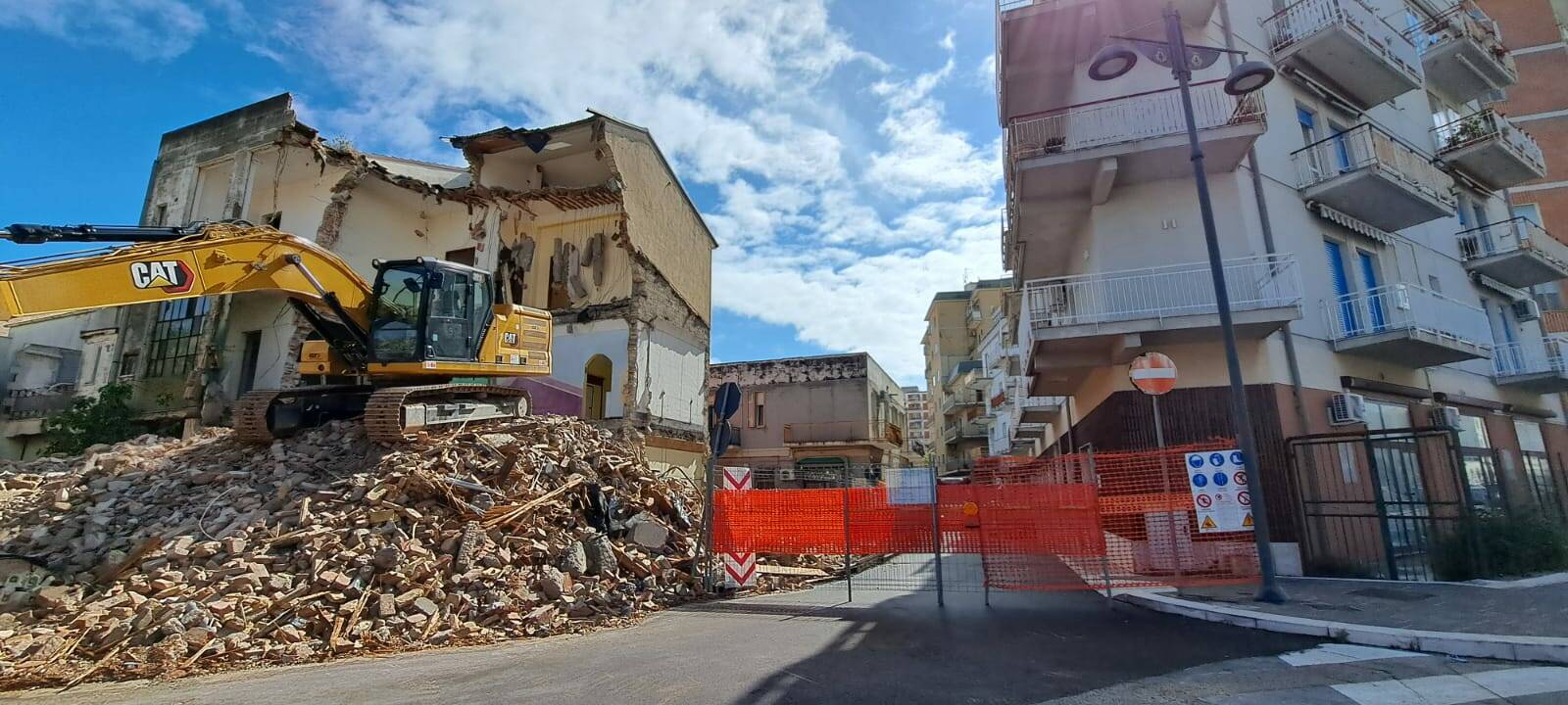 demolizione via duca abruzzi