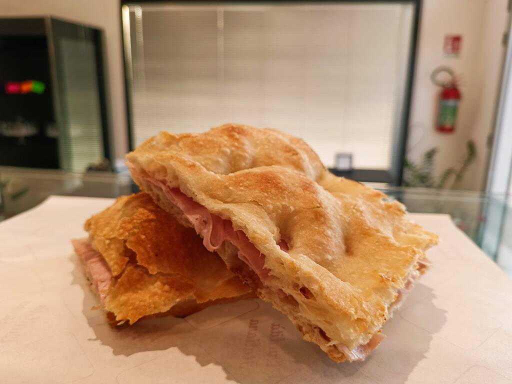 Pasticceria e pizzeria via stati uniti 