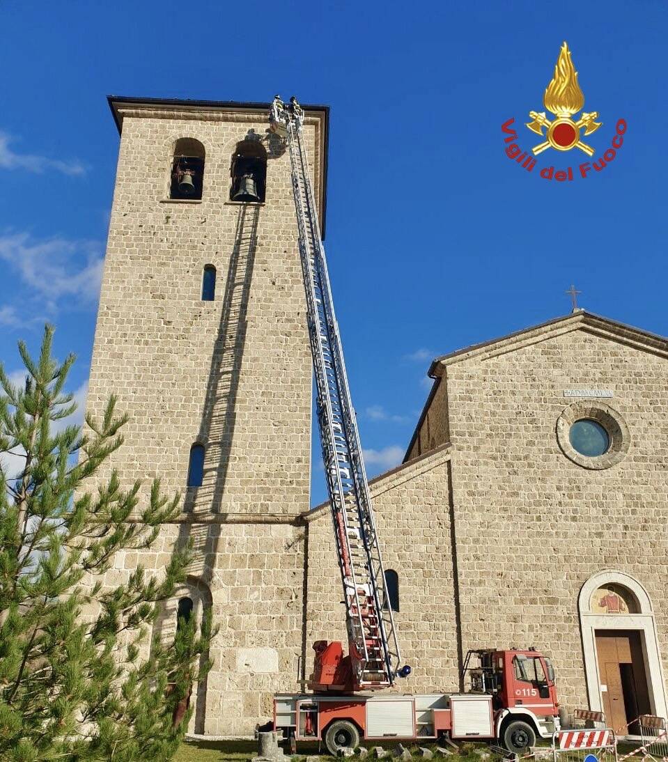 campanile abbazia castel san vincenzo messa in sicurezza gru