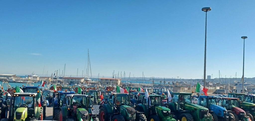 Protesta trattori porto