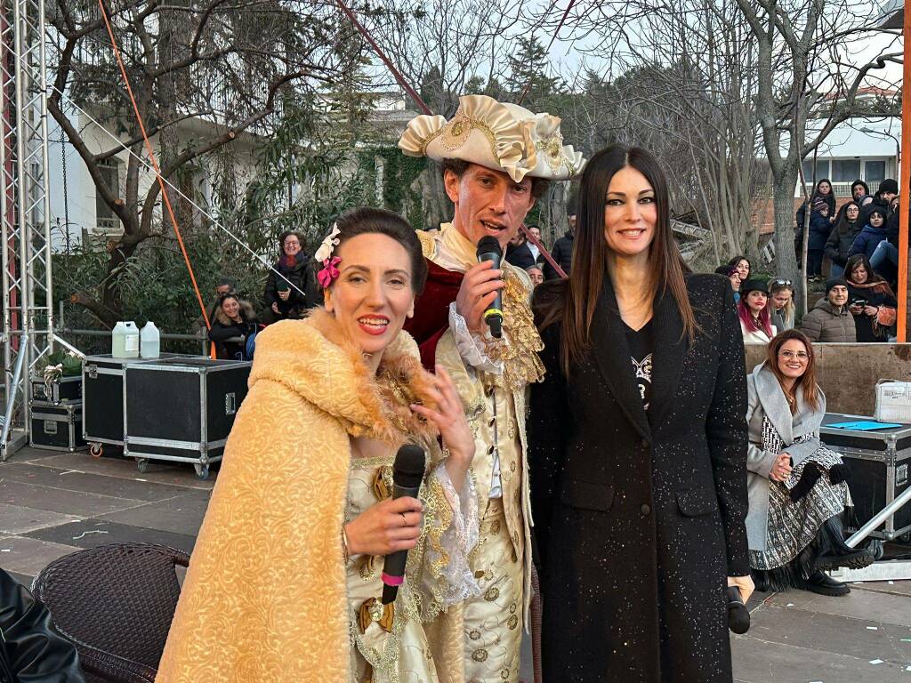 Manuela arcuri carnevale larino 2024