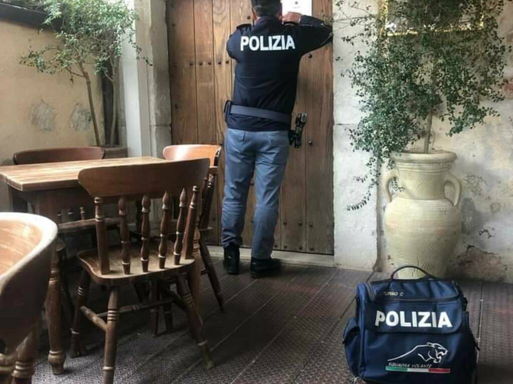 polizia sigilli bar fornelli