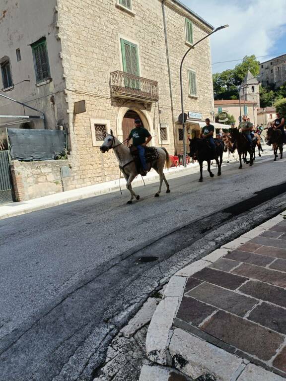 passeggiata cavallo pescolanciano