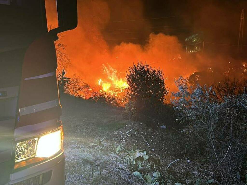 Incendio colle macchiuzzo