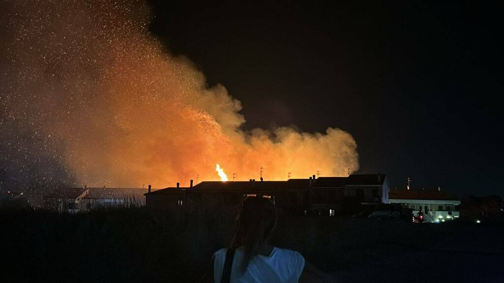 Incendio colle macchiuzzo